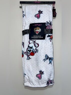 New Ed Hardy Printed Plush Oversized Throw White Pink 60x70in Soft Blanket NWT